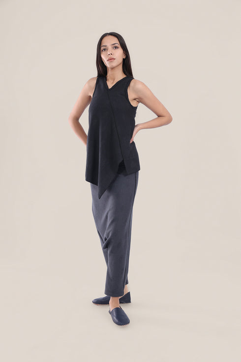 Patterned jacquard reversible asymmetric top